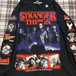 NWT Stranger Things Season 4 Long Sleeve Tee Unisex Medium Netflix